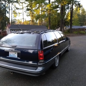 1991 Oldsmobile Custom Cruiser 4.jpg