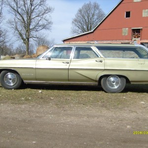 1968 Bonneville 9 passenger StationWagon