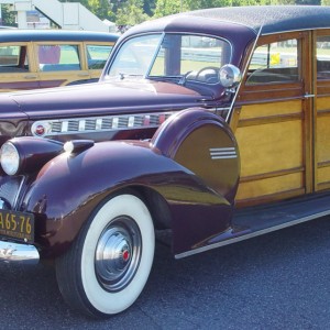 1940 Packard Super-8-woody-station-wagon-fa-lr