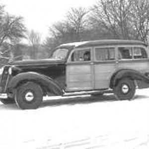 1937 Studebaker Dictator Suburban