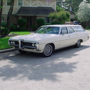 1968 Pontiac Bonneville Wagon