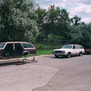 83poncho '83 Bonneville 2dr Wagon Project-1