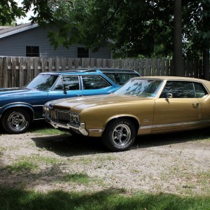 1970 Custom Vista Cruiser Sx And 1970 Cutlass Supreme